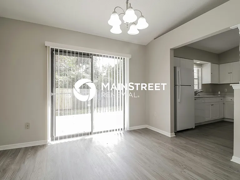 2561 Beal St — Photo 5