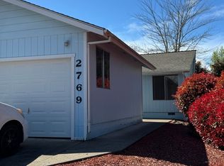 2769 W Lorraine Ave, Roseburg, OR 97471
