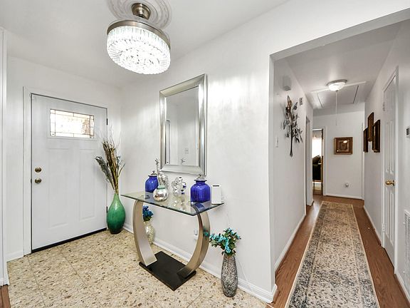 4th image of 1805 9th St