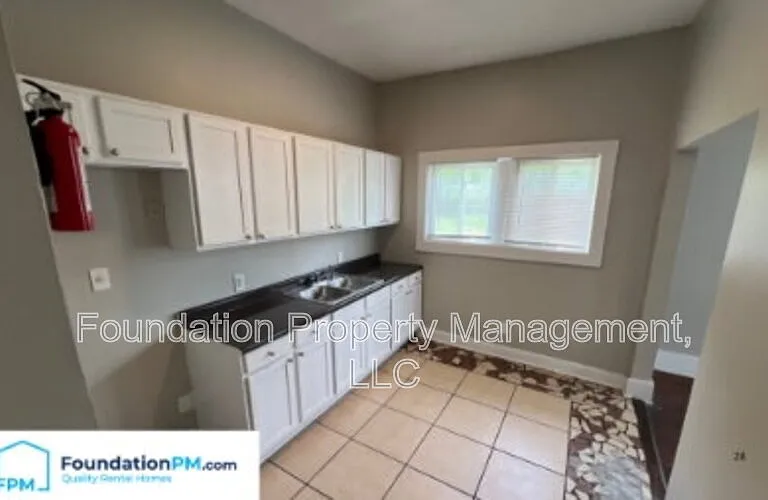 701 E Alston Ave — Photo 4