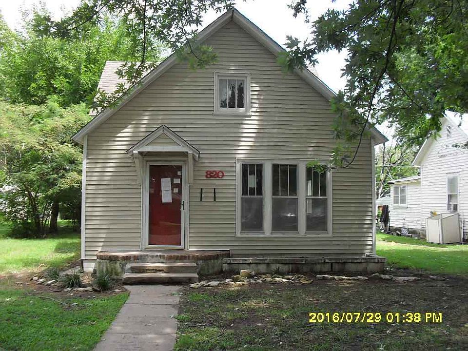 1st image of 820 N C St