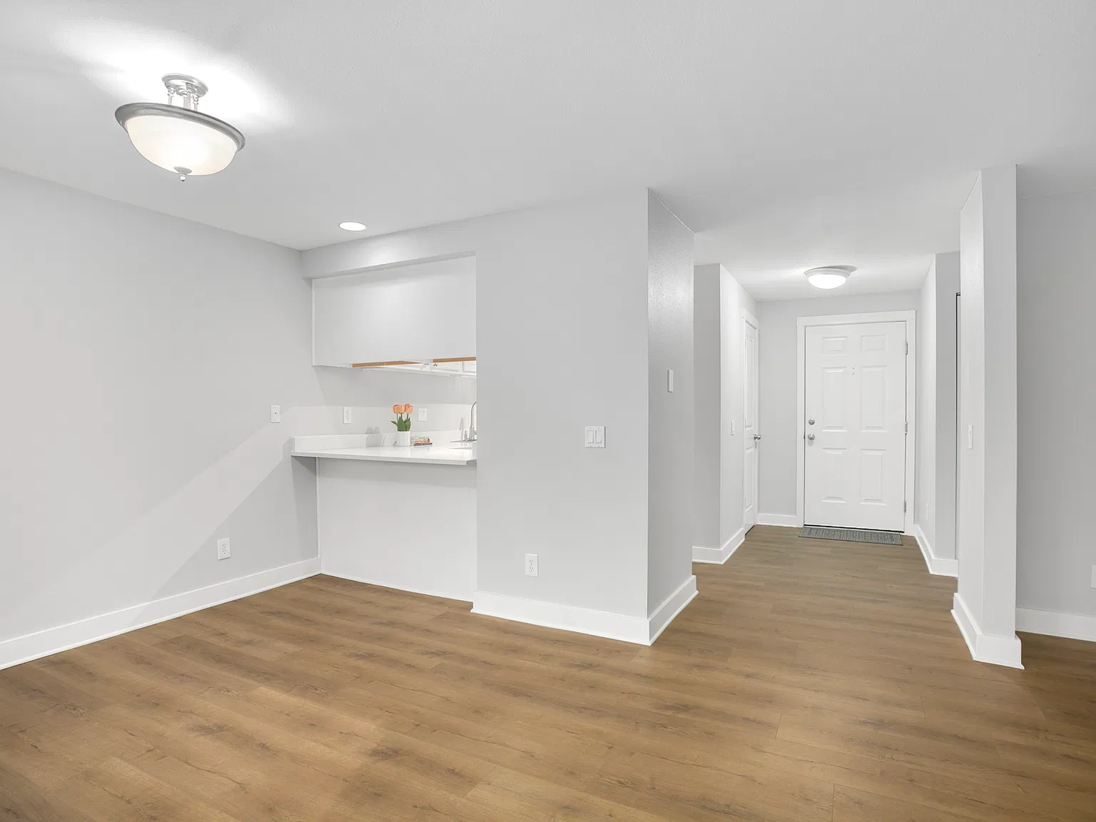 2 bed, 1.5 bath, 922 sqft, $2,200 — Photo 3