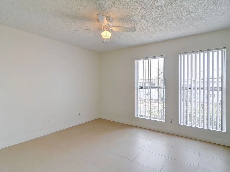 2981 Country Manor Ln #117