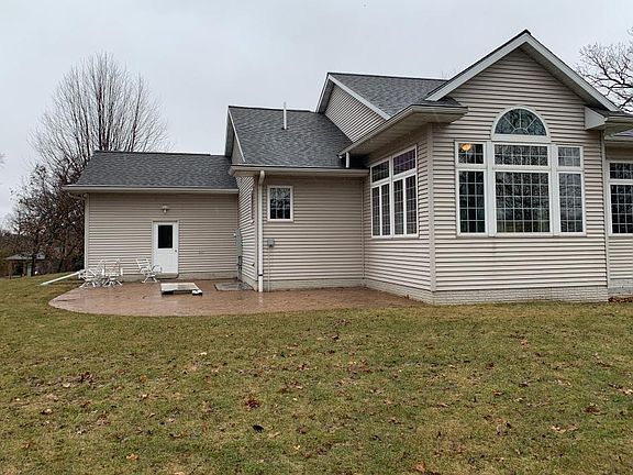 3rd image of 1024 Oakland Dr