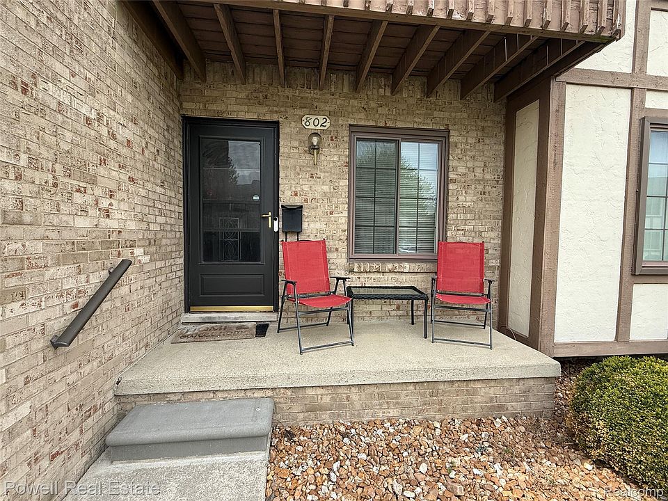 1st image of 802 Country Club Dr