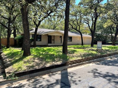 613 Oakwood Ave, Hurst, TX, 76053