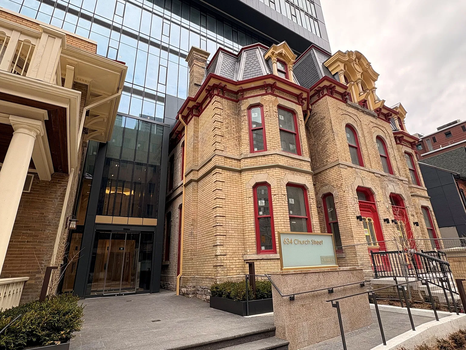 2 bed, $2,500 — Photo 1