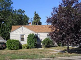 425 14th St S, Moorhead, MN 56560