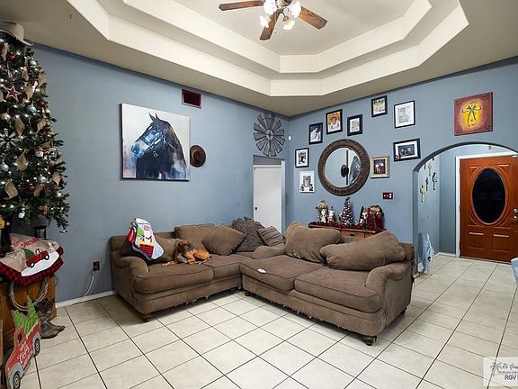 5th image of 216 Gardenia St
