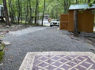 107 Elk Ln, Shohola, PA 18458