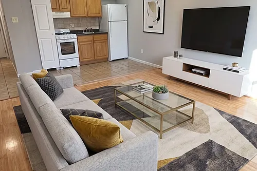 Majestic Court Apartments Photo 1