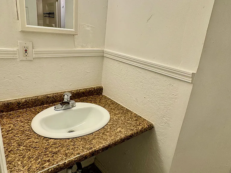 354 Ophelia St — Photo 25