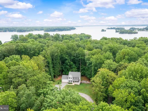 3525 Breaknock Rd, Bumpass, VA 23024