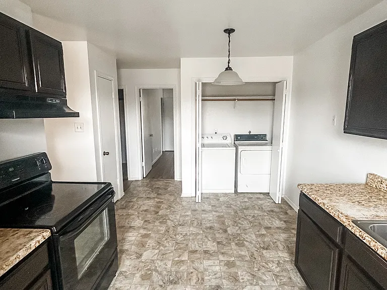 1604 Windward Dr #D — Photo 3
