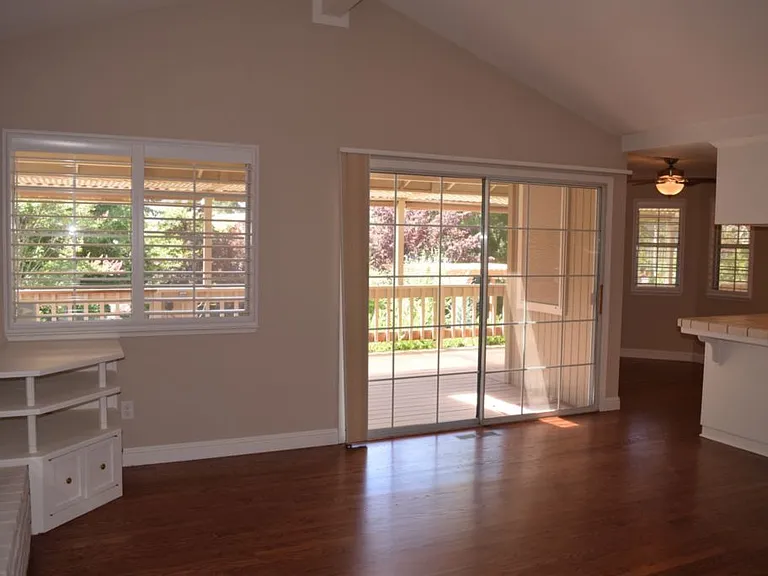 1657 Stone Way — Photo 28