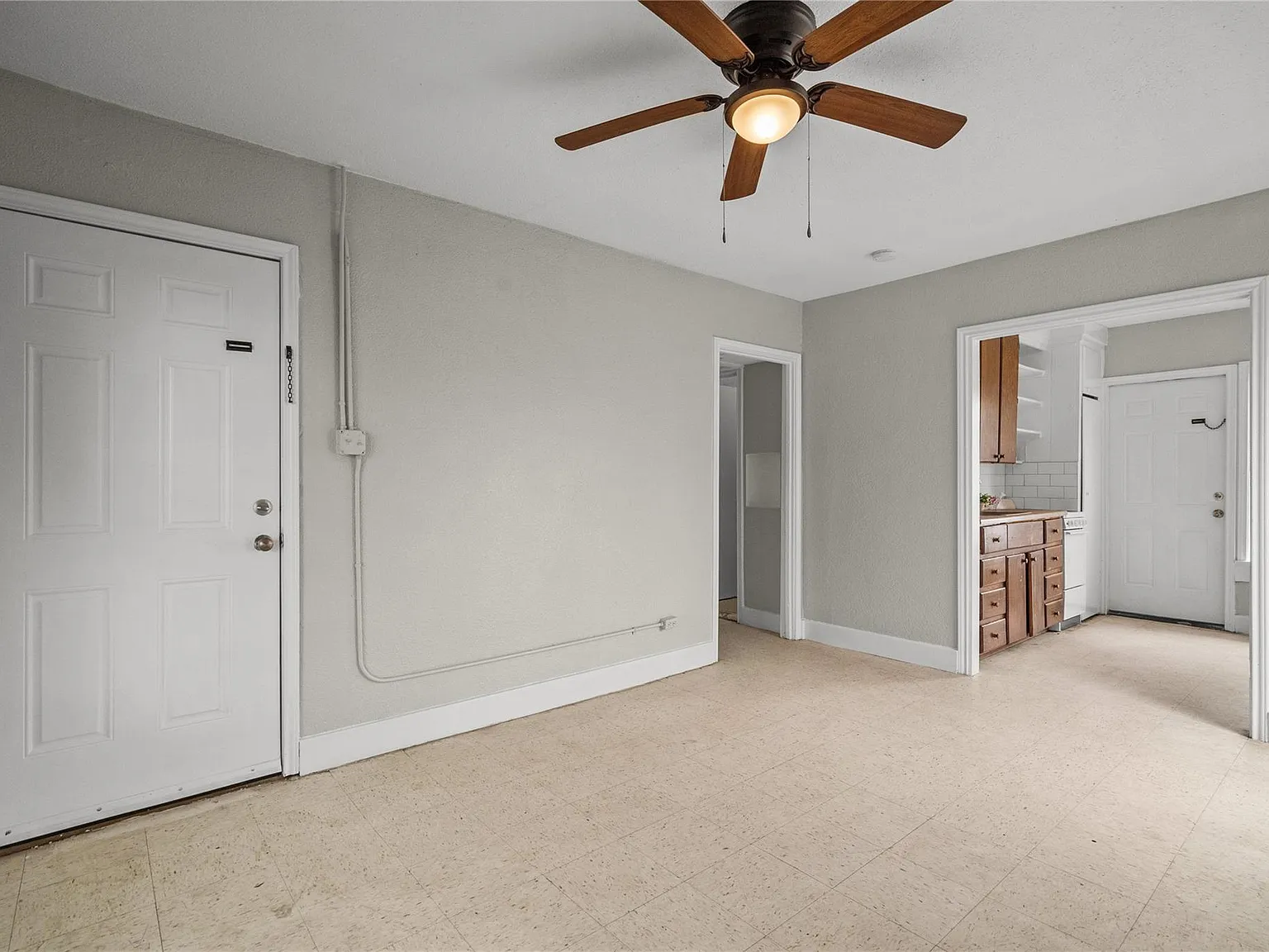 1 bed, 1.0 bath, 500 sqft, $800 — Photo 3