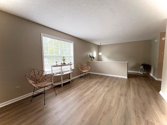 3rd image of 702 Goose Meadow Dr