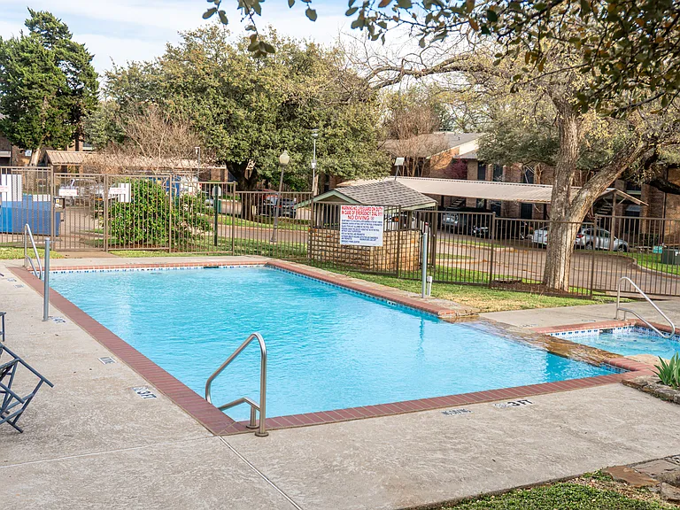2505 Wedglea Dr — Photo 22
