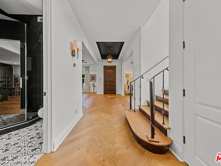 725 Oxford Ave — Photo 35