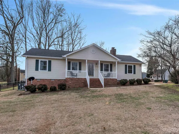 3401 Peppercorn Ct, Gastonia, NC 28056