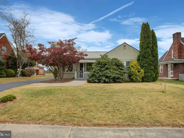 754 Stouffer Ave, Chambersburg, PA 17201