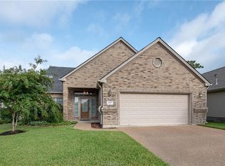 1917 Debbie Dr, Bryan, TX 77802