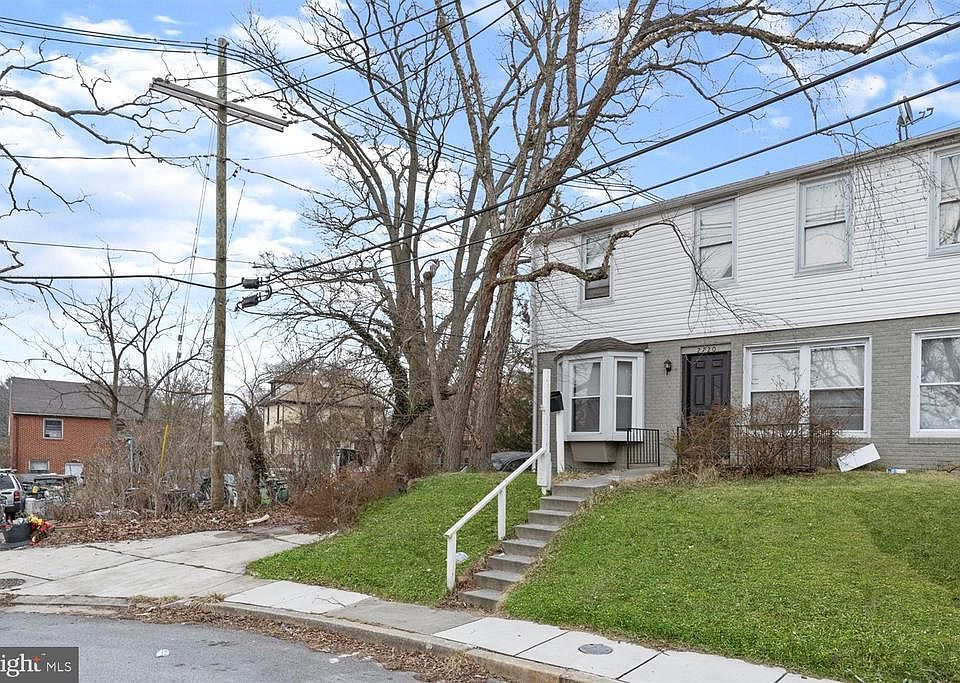 2nd image of 2720-2722 Latona Rd