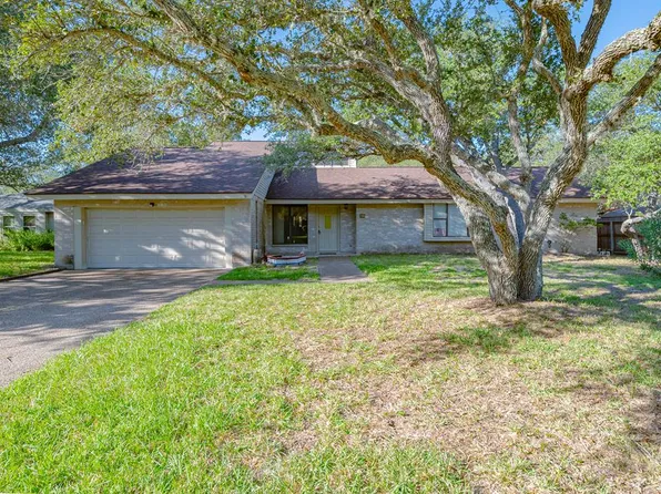116 Oaktree St, Rockport, TX 78382