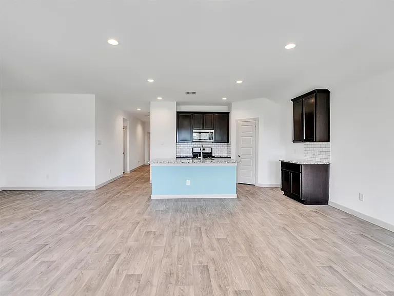 8003 Black Forest Ln — Photo 21