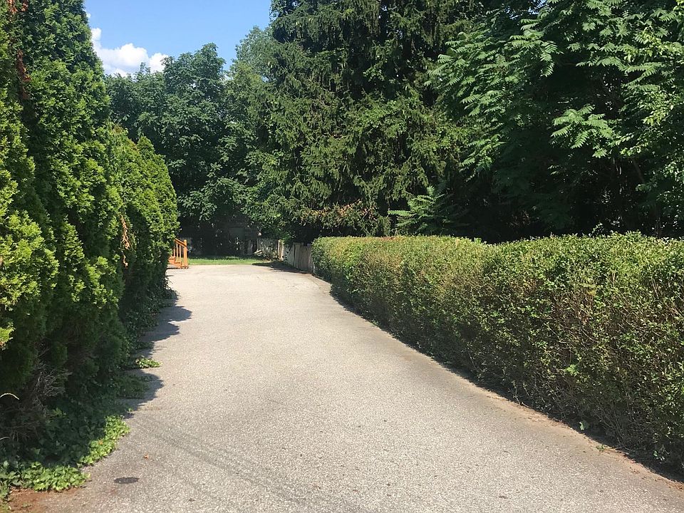 2nd image of 14 Dehaven Ave