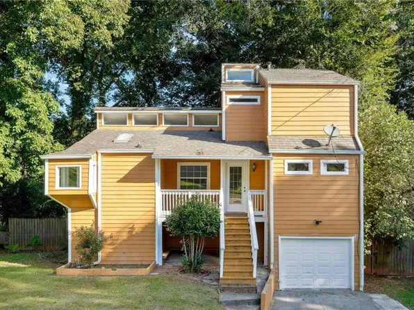 1555 Robin Hill Dr, Norcross, GA 30093