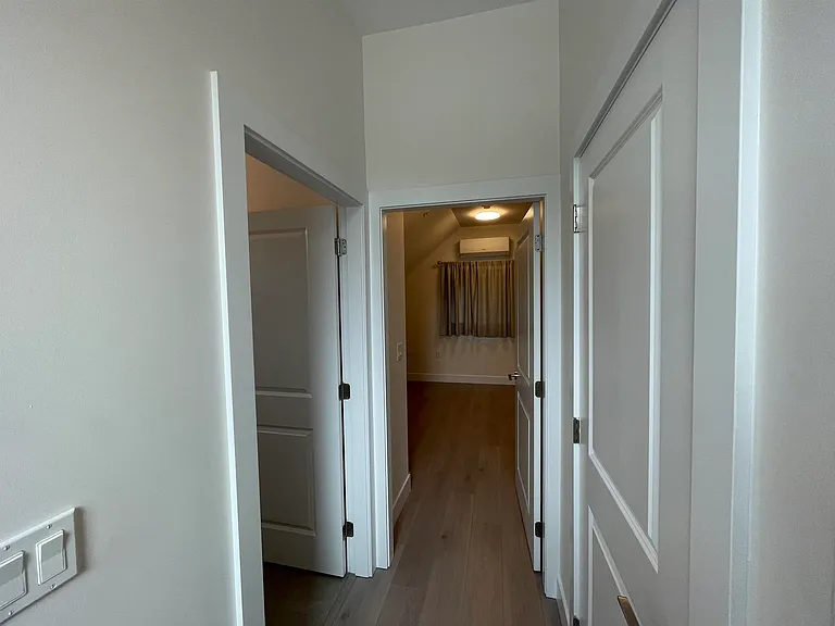 276 W 48th Ave #LANEWAY — Photo 8