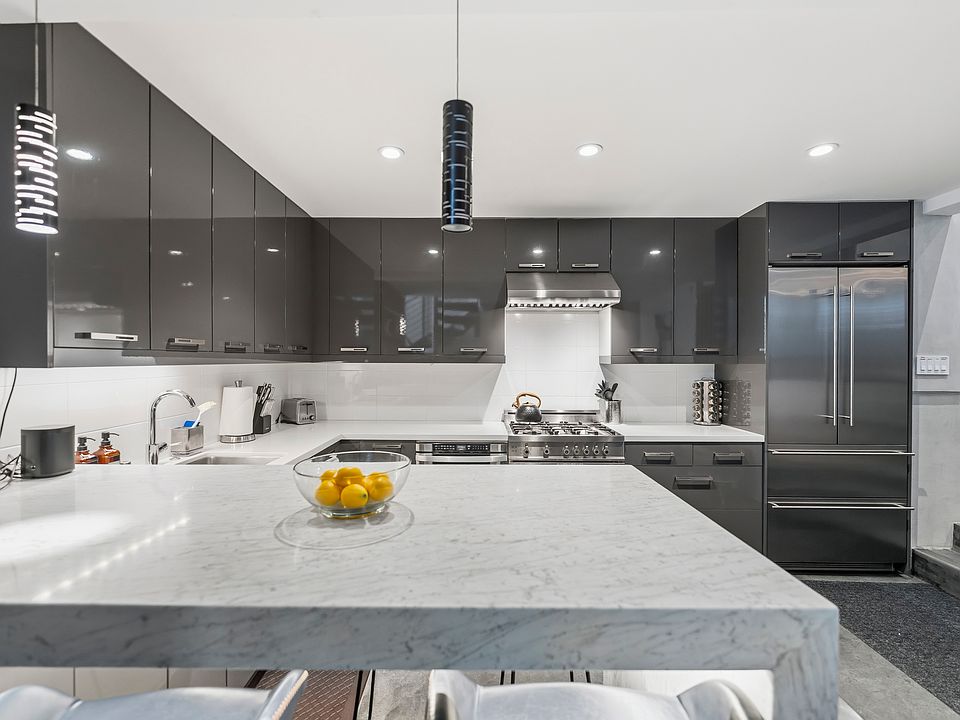 1st image of 2459 Lombard St