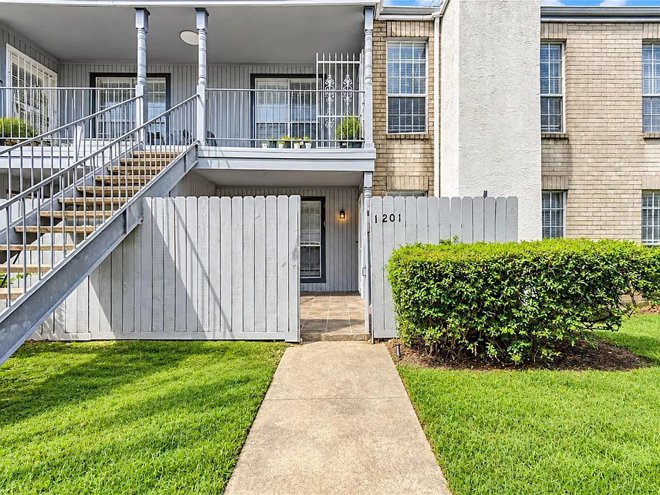 6606 De Moss Dr #1201