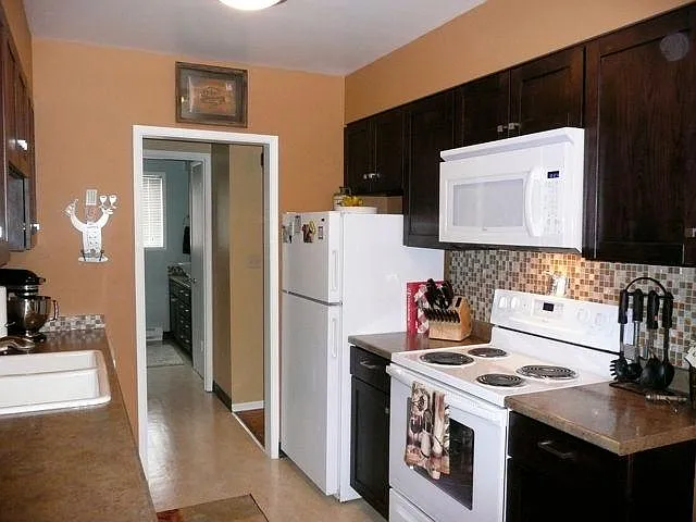 1729 SE Marion St — Photo 3