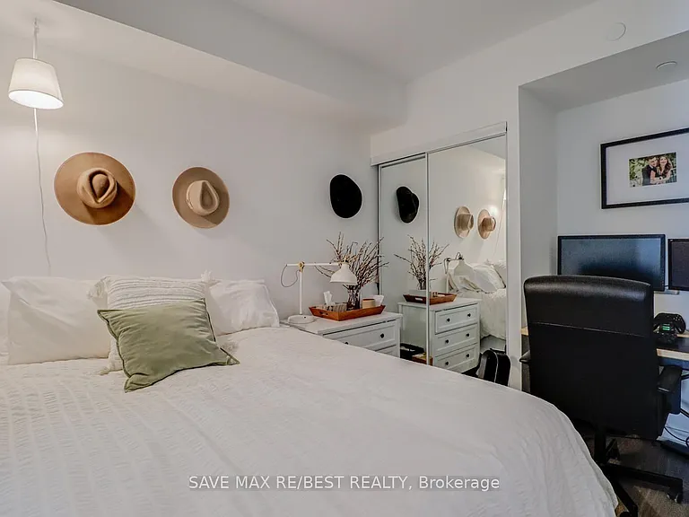 19 Western Battery Rd #2810 — Photo 24