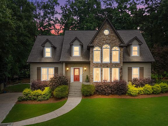 2nd image of 3432 Danner Cir
