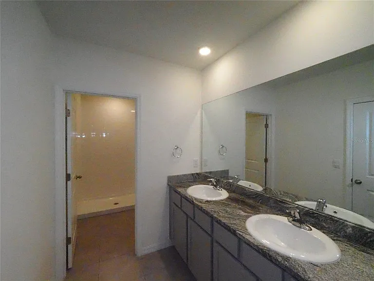 1722 Woodleaf Hammock Ct — Photo 16