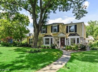 216 S Brighton Pl, Arlington Heights, IL 60004