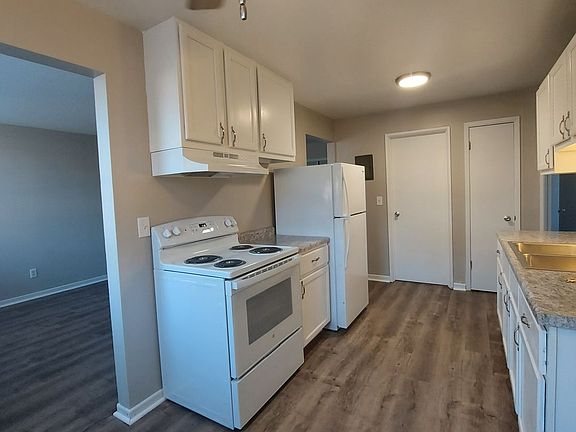 2nd image of 1365 Eustis St #65-01