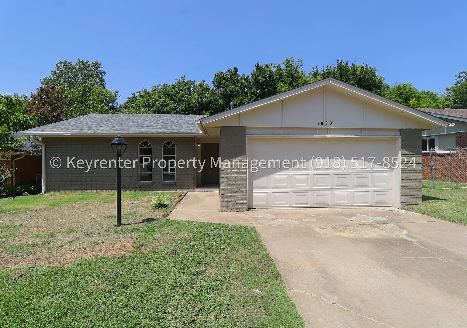 Beautifully Redone 3 Bedroom BA House! Available for Immediate Move in! — Photo 1