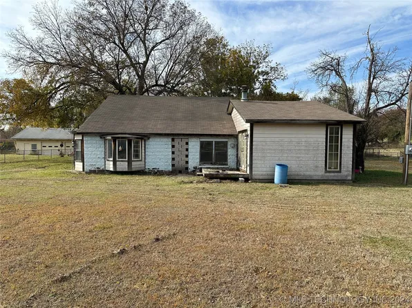 404 N Valley Dr, Sand Springs, OK 74063