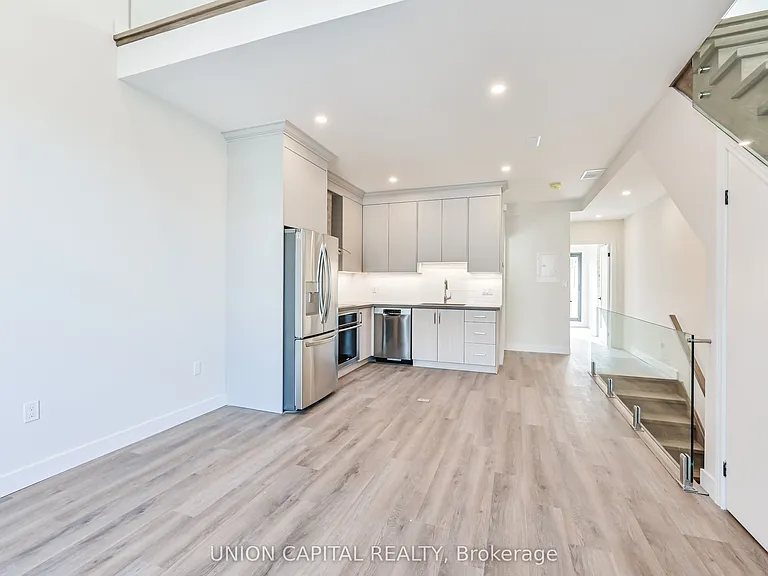 180 Broadview Ave #2 — Photo 2