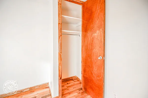 Rented by MySpaceNYC | media 25