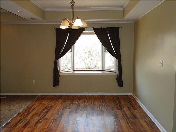 5th image of 505 W Elm St