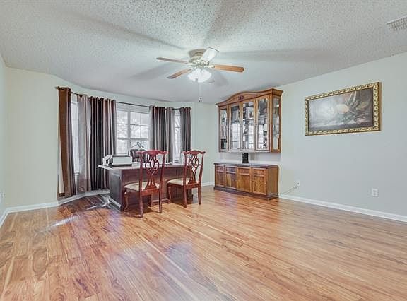 2nd image of 2337 Mainsail Ln
