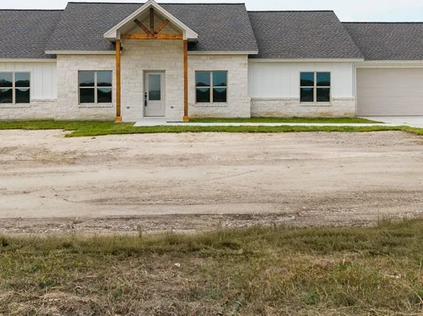 156 Essence Dr, Victoria, TX 77904