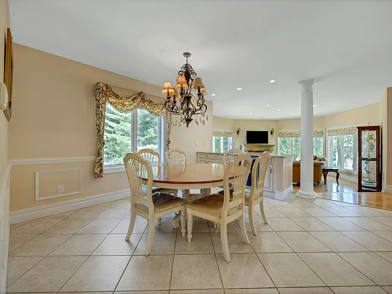 252 Mabel Pl — Photo 18