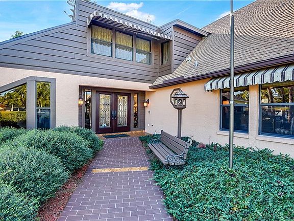 3rd image of 2424 Camden Ct