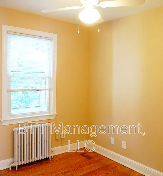 8405 Greenwood Ave #2 — Photo 32